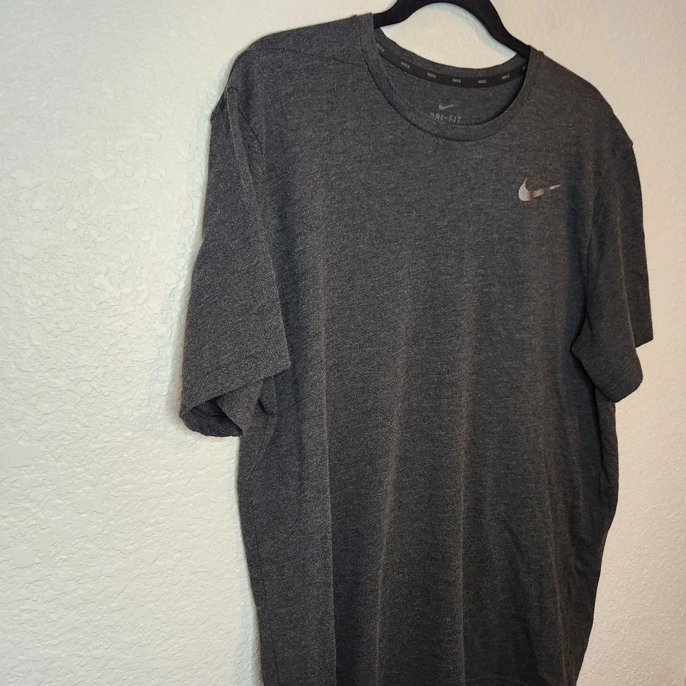 Nike Dri Fit Men's Gray T-Shirt XL